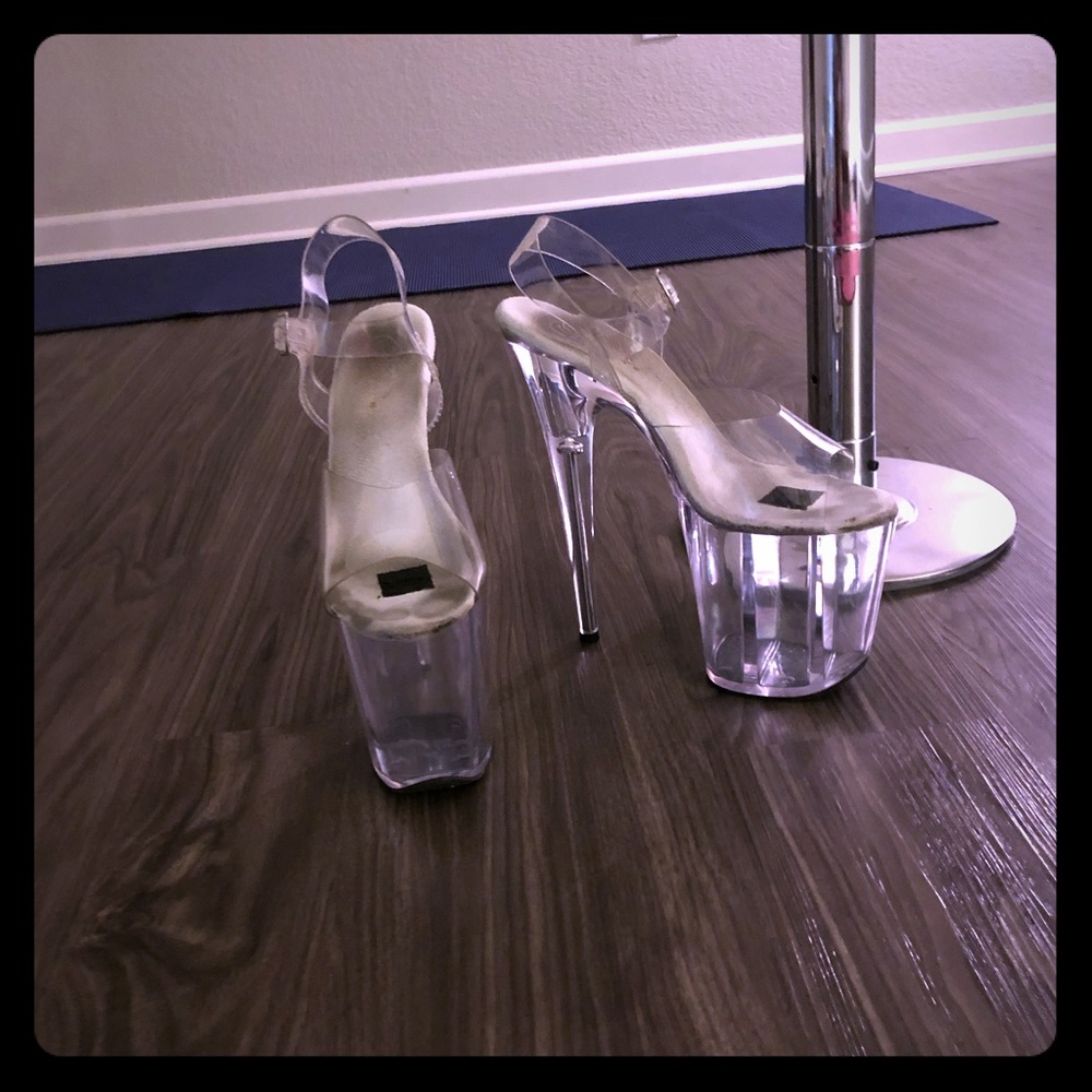 Flamingo clear pleasers! Size 9